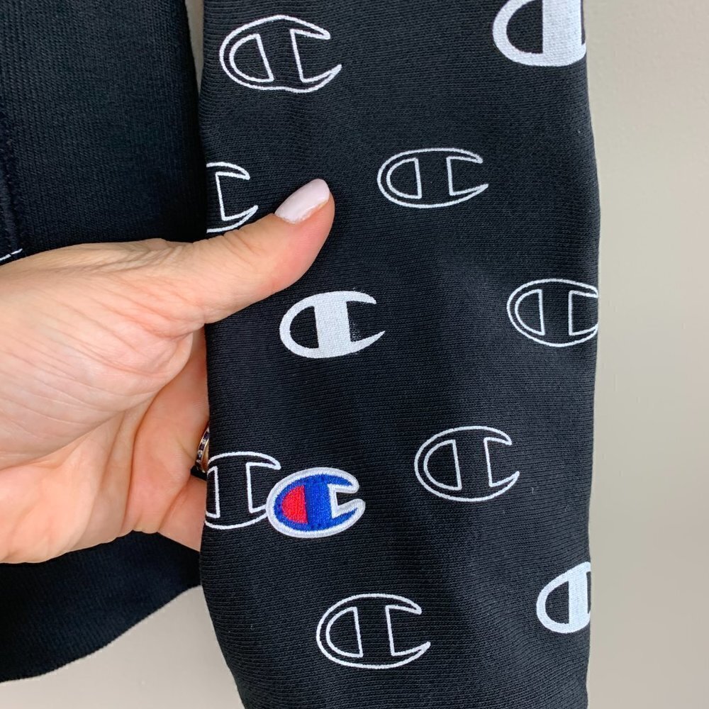 Champion Reverse Weave Logo Crew Neck Sweatshirt - Picture 7 of 8